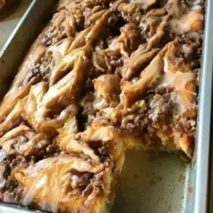 cinnamon roll cake