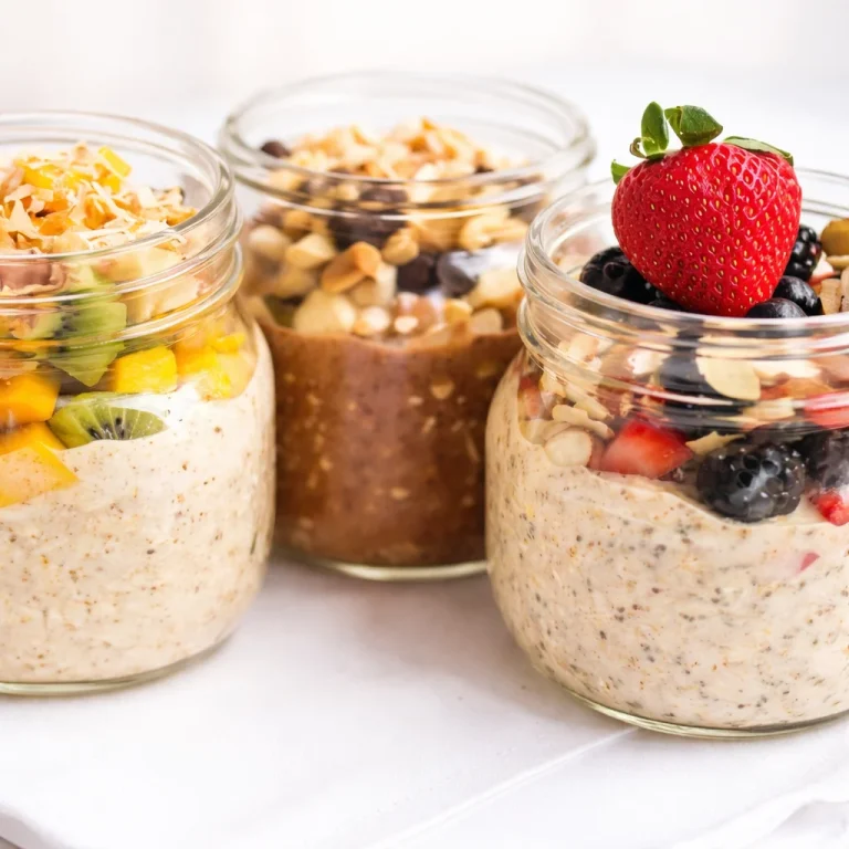 Bowl of easy overnight oats with various toppings and flavors for healthy breakfast.